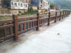 河道护栏安装水泥仿木栏杆供应