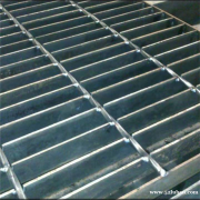 楼梯防滑钢格栅平台踏步防滑钢格板电厂平台钢格板宏海长期供应